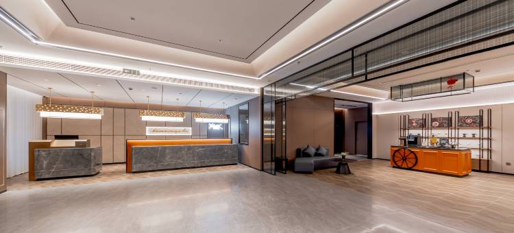 Yunik电竞酒店(杭州临平地铁站店)图片