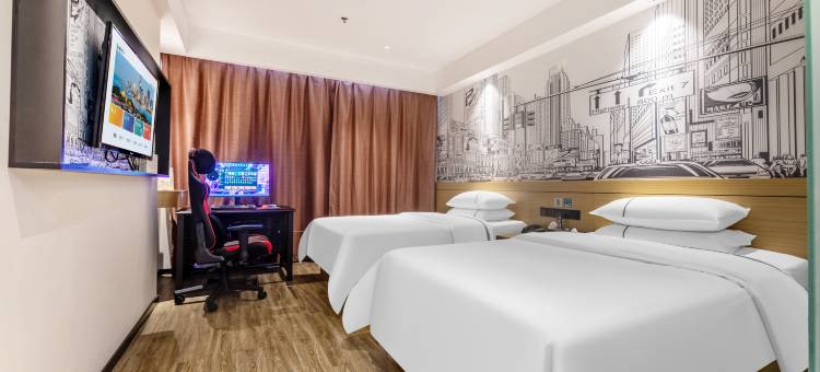 竞悦电竞酒店(遂川县政府步行街批发城店)图片