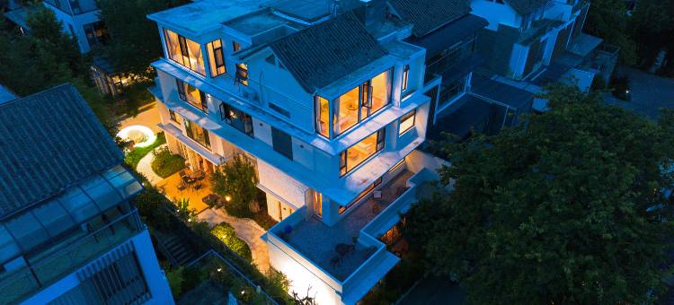 DALI · 樱野花杏 | 原木侘寂风度假别墅(苍洱大道店)图片