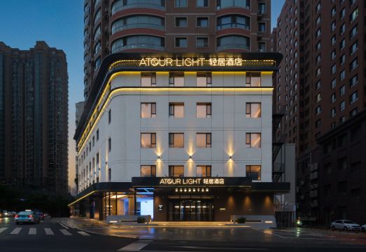 大连东港商务区音乐喷泉广场轻居酒店外景图