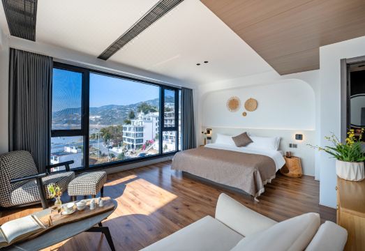 Floral Hotel·Xiapu Mid Mountain Lansu Hotel (Sansha Dongbi Store)Hotel Overview