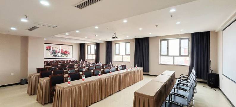 丽呈花盛酒店(巴楚县世纪大道店)图片