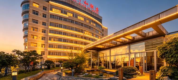 曲靖晟世仟和酒店(麒麟花园店)图片