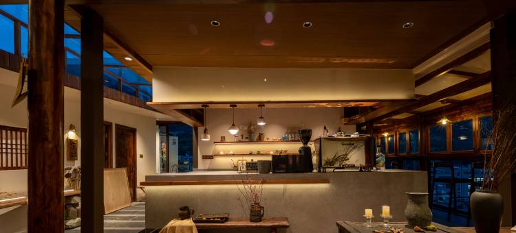 泸定磨西·小解观山·Design Retreat|中式设计师民宿图片