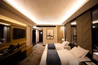 The V Hotel - 5 Sao
