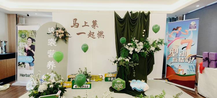 柏曼酒店(平南东湖店)图片