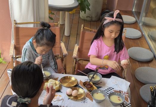 We SeeHotel Overview