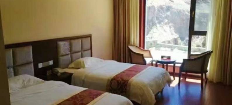 八宿多拉神山温泉宾馆图片