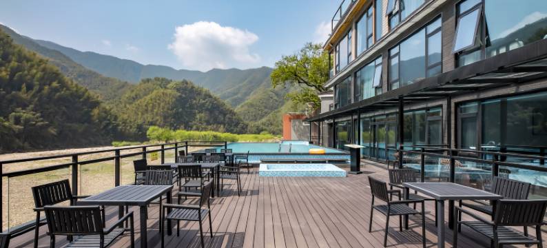 篝火山庄·溪畔·星空泳池亲子度假民宿(月亮湾景区店)图片