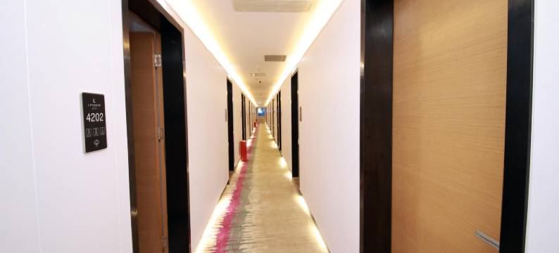 顺博龙酒店(华强南地铁站店)图片