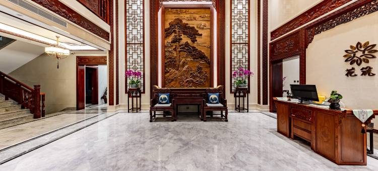 泰纳园·红木艺术传承·HolidayVilla典藏民宿(景洪泼水广场店)图片