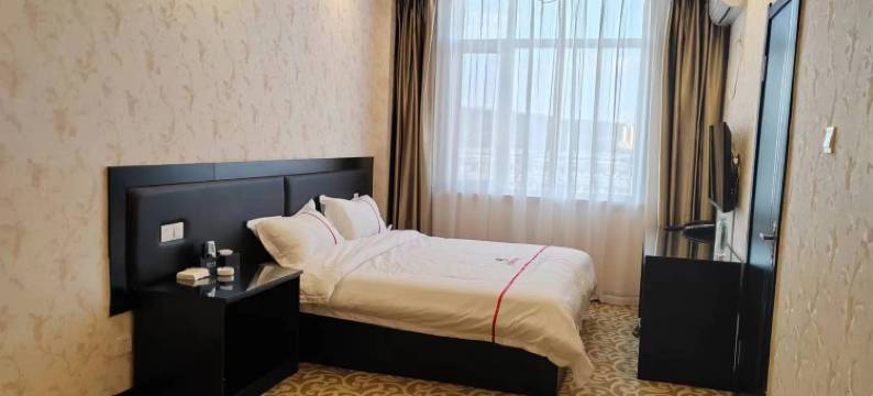后海酒店(珲春火车站欧亚延百购物中心店)图片