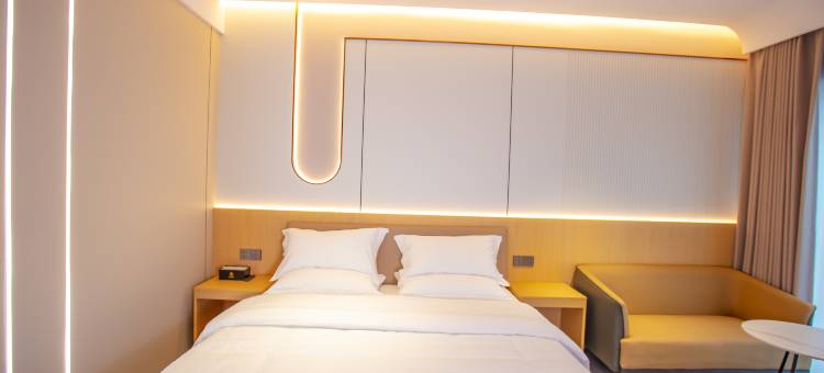 美尚电竞酒店(信阳新七大道火车站店)图片