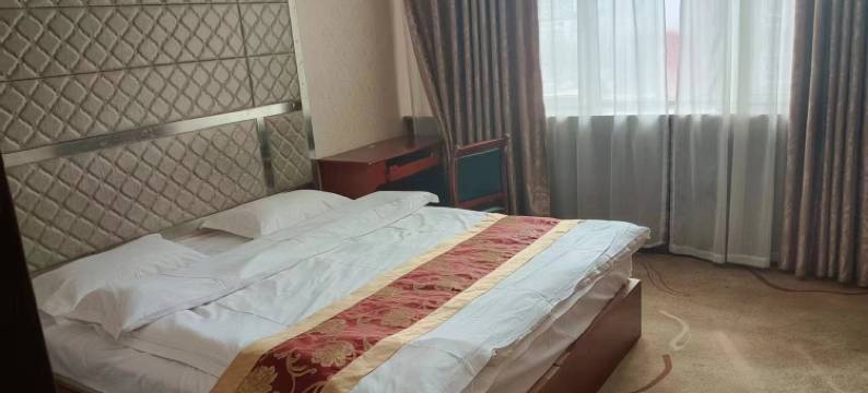 塔城君御明城酒店图片