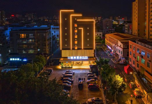 格美酒店（万达广场店）外景图