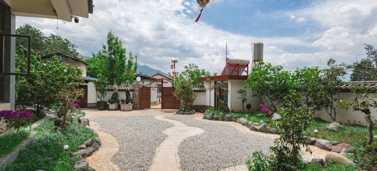 丽江田间小憩民宿(三义国际机场店)图片