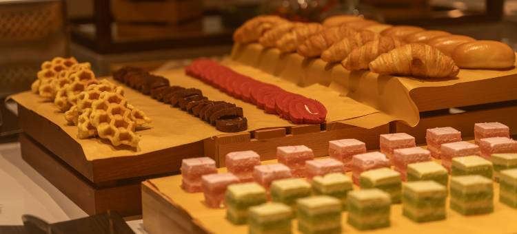 武汉江滩江汉路步行街怡程酒店图片