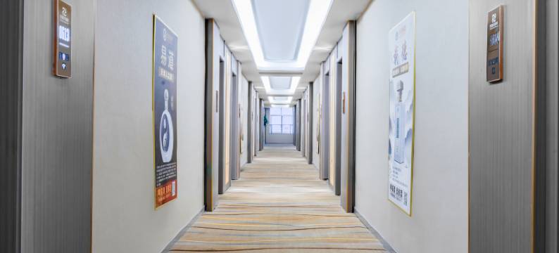 新四海龙主题酒店(兴凯花园店)图片