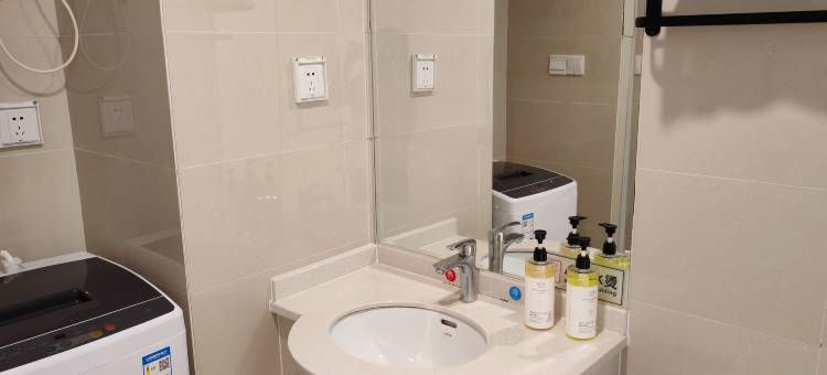 重生·原木风酒店(万达广场店)图片