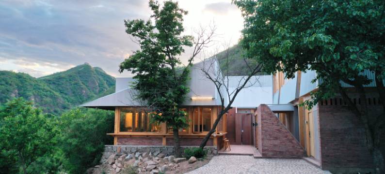 北京黄花城水长城探险公园木屋图片