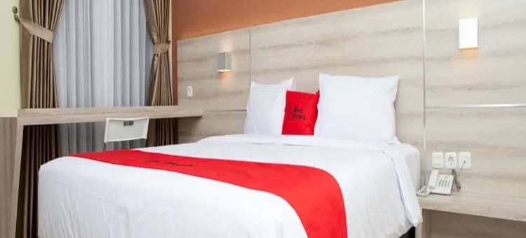 红门PLUS酒店-近巴顺丹大学(RedDoorz Plus Near Pasundan University)图片