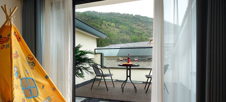 张家界锦璞居酒店(武陵源标志门国家森林公园店)图片