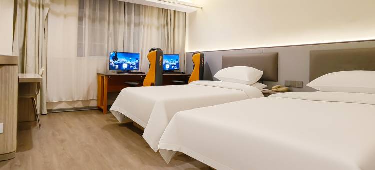 亚信电竞酒店(嘉善外环东路火车站店)图片