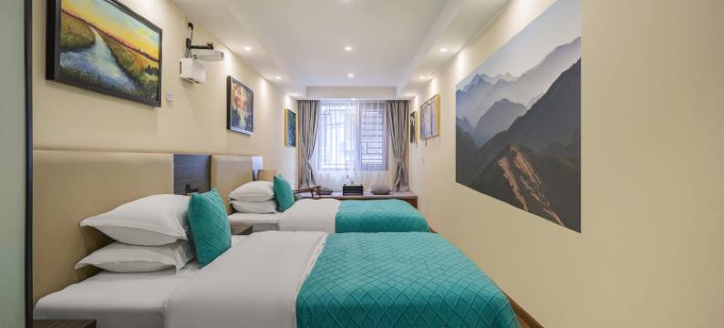 安夷郡·艺术度假美宿(镇远古城新大桥店)图片