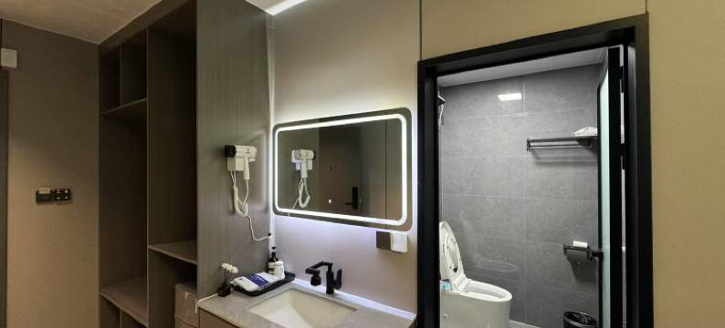 麒云电竞酒店(鄂尔多斯东胜区万达广场店)图片