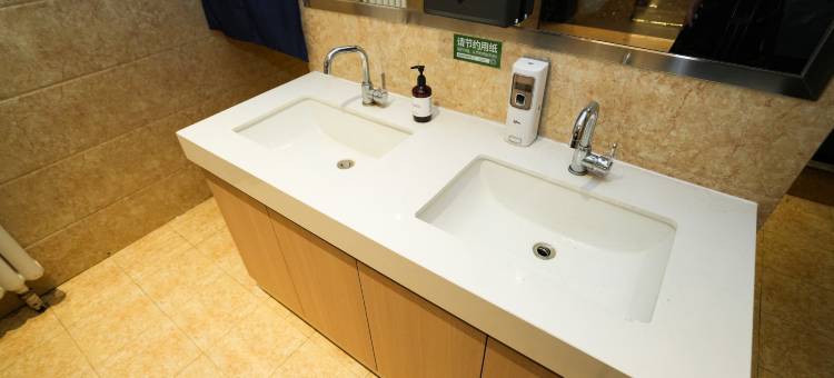 骏怡酒店(百盛购物中心店)图片