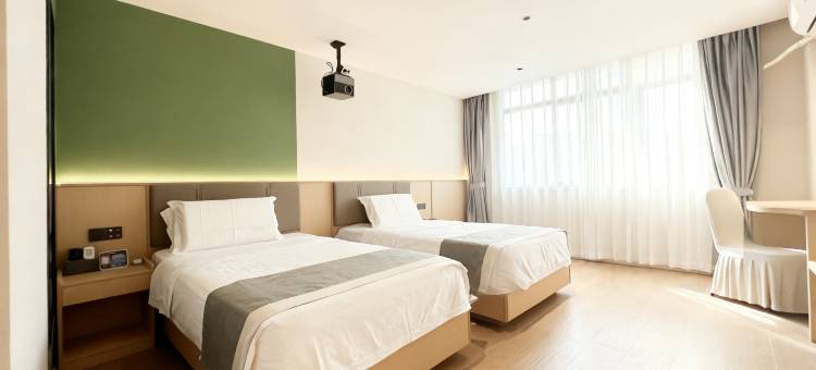 四季影院酒店(南昌八一广场火车站店)图片