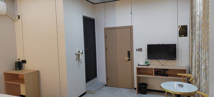 宏泰宾馆(寨圩镇店)图片