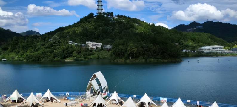 季清丨雅居雲鹿Luvista Designer美学酒店(都匀石板古街店)图片