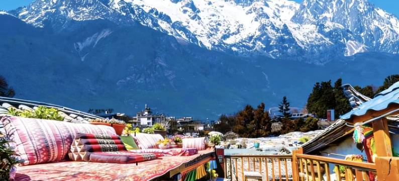 丽江古城阳光360度雪山藏式观景客栈(四方街店)图片