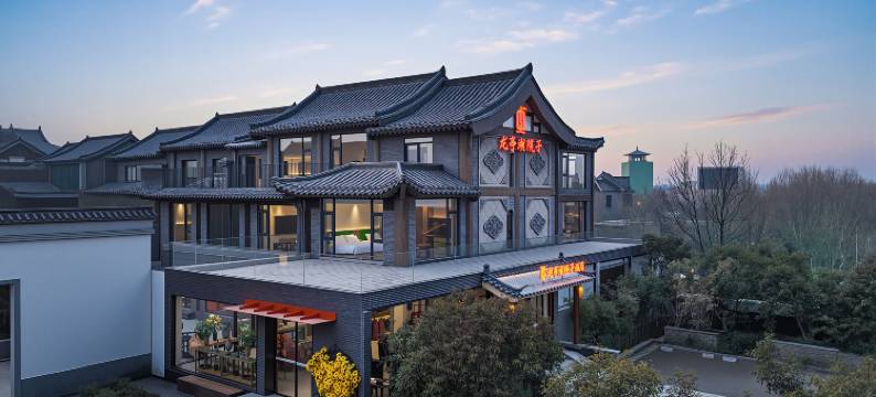 开封清明上河园龙亭湖院图片