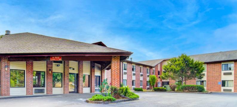 Capital O Amerihost Inn and Suites Fulton Hwy 54 MO图片