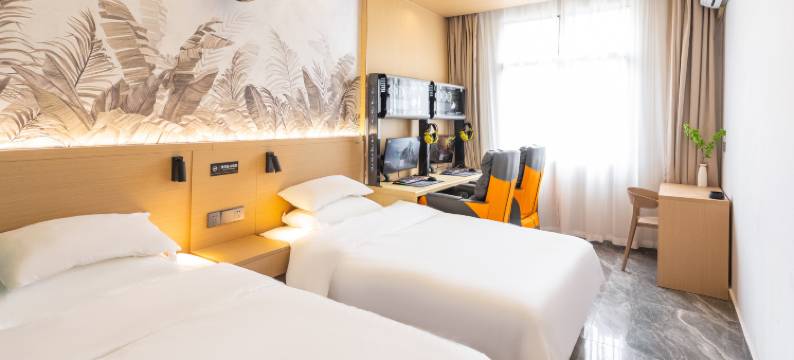 星之野·电竞酒店(告庄西双景星光夜市店)图片