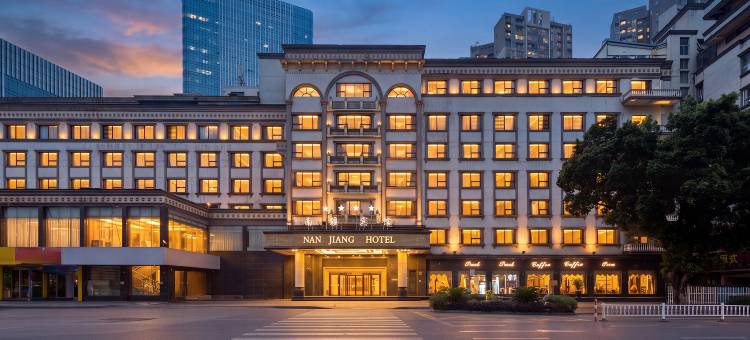 南疆酒店(柳州高铁站谷埠街国际商城店)图片