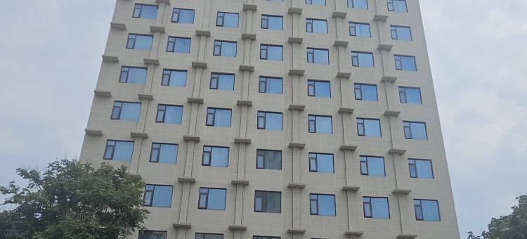 艺隆国际酒店(驻马店平舆县解放街店)图片