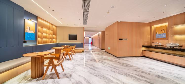 云见栖舍酒店(重庆观音桥步行街九街店)图片