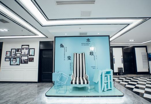 Xana Hotelle Hotel (Haicheng Railway Station Binhe Xi Road) Hotel Overview