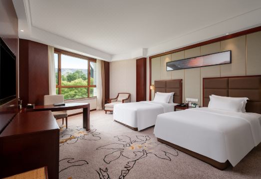 NANHU HOT SPRING INTERNATIONAL HOTEL Hotel Overview