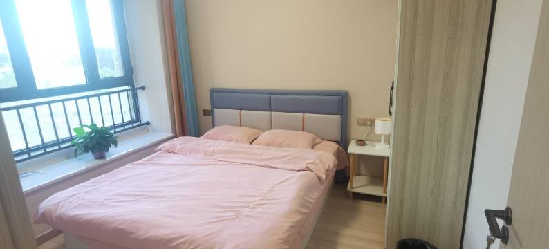 鑫潼辰公寓(容城奥威大街店)图片