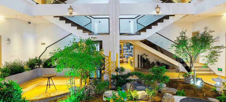 归隐拾光·Holiday Villa影音智享度假美宿(楚雄彝人古镇景区店)图片