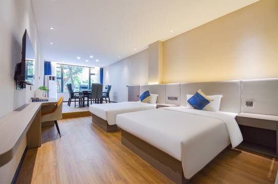 蓝舍酒店(武胜县政府店)