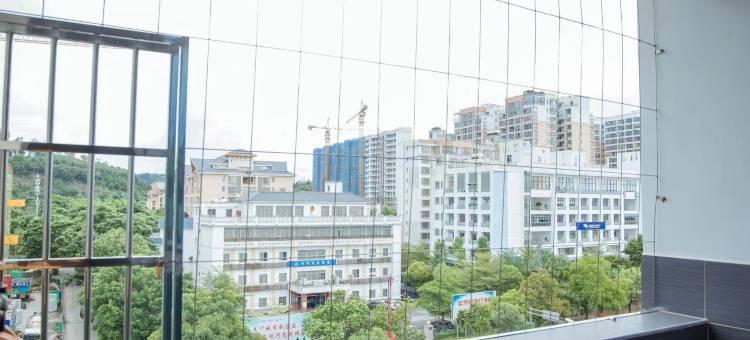 琼中三泰源隆商务酒店图片