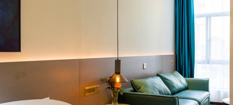 转角城市酒店(奥飞广场中骏世界城店)图片