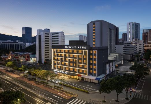 珠海情侣路海滨泳场美居酒店外景图