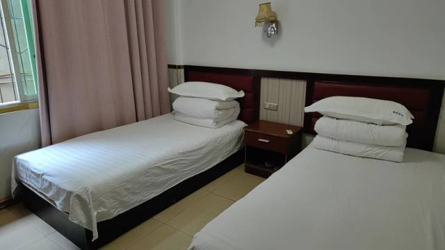 珙县雨荷商务宾馆