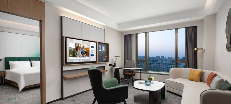 汕头高铁站希尔顿欢朋酒店图片